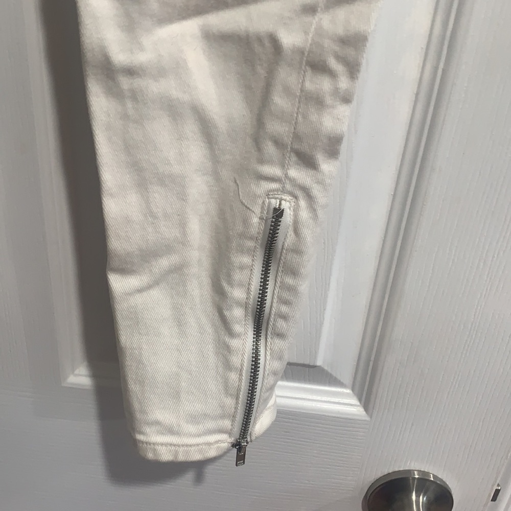 Jean - Picture 2 of 7